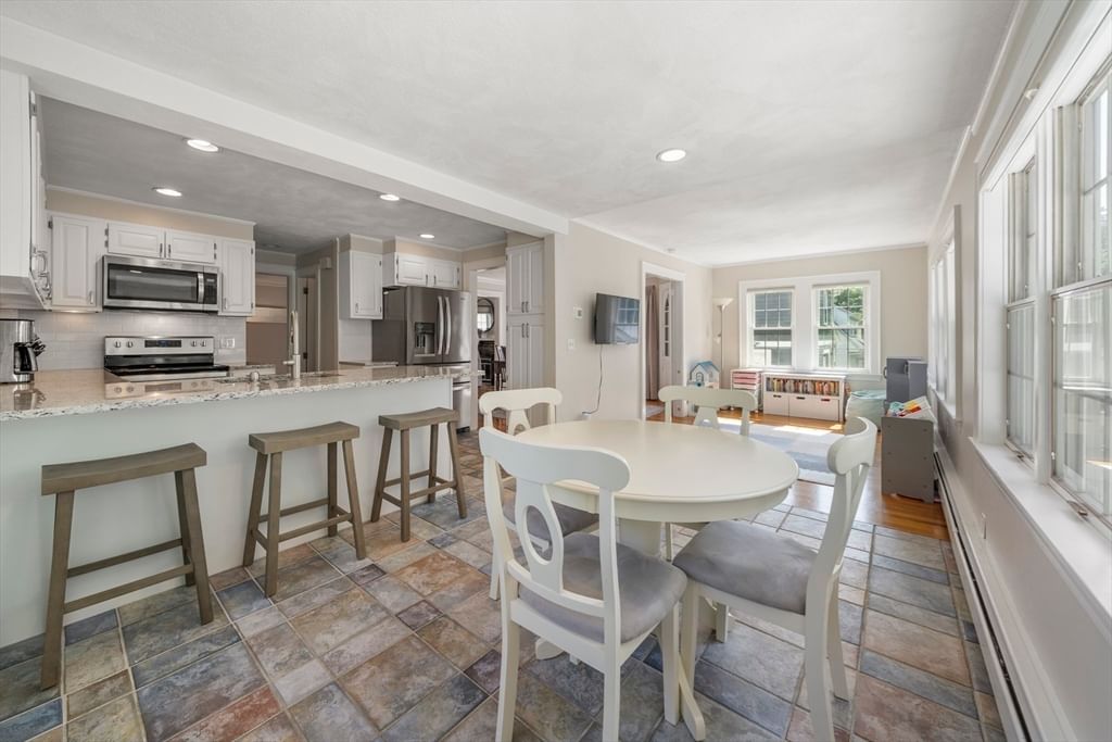 28 Parkway Road Medford — Photo 12 of 38