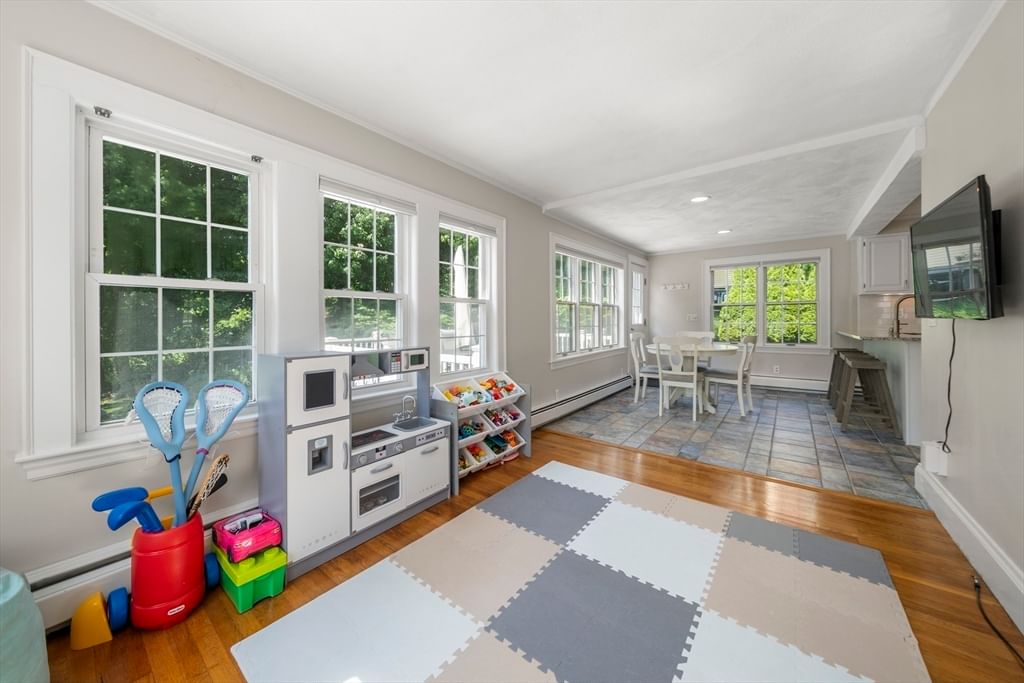 28 Parkway Road Medford — Photo 17 of 38