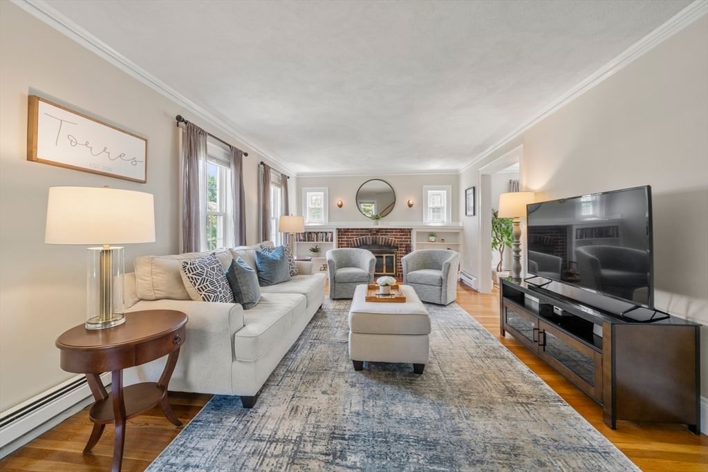28 Parkway Road Medford — Photo 3 of 38