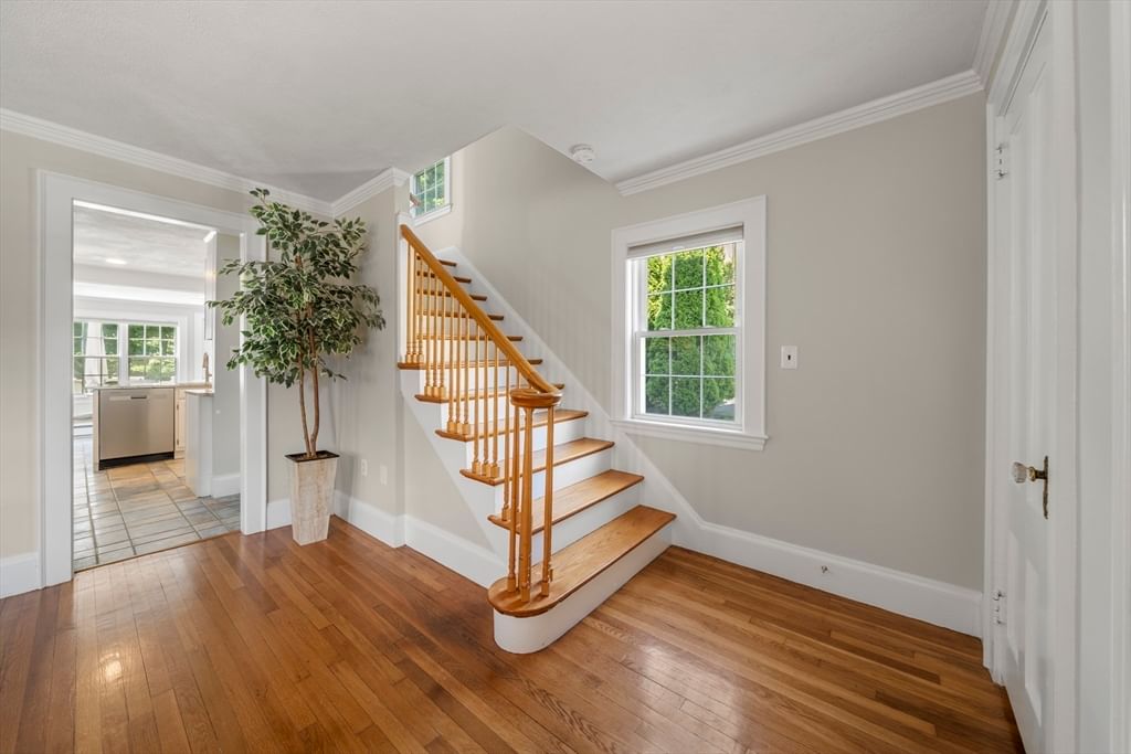 28 Parkway Road Medford — Photo 7 of 38