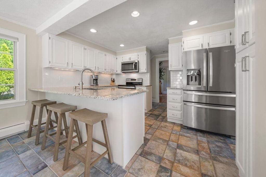 28 Parkway Road Medford — Photo 8 of 38