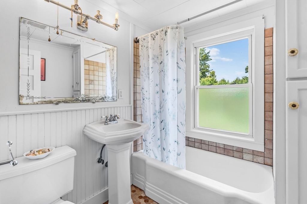 417 Westhampton Rd Northampton — Photo 19 of 42