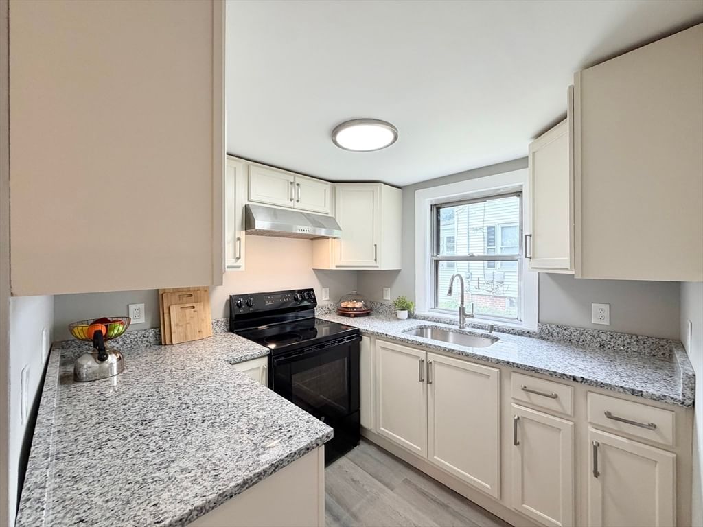 87 Vezina Ave Leominster — Photo 12 of 38
