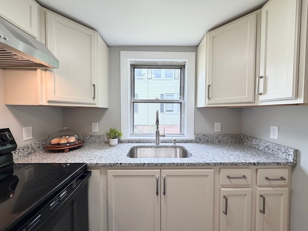 87 Vezina Ave Leominster — Photo 14 of 38