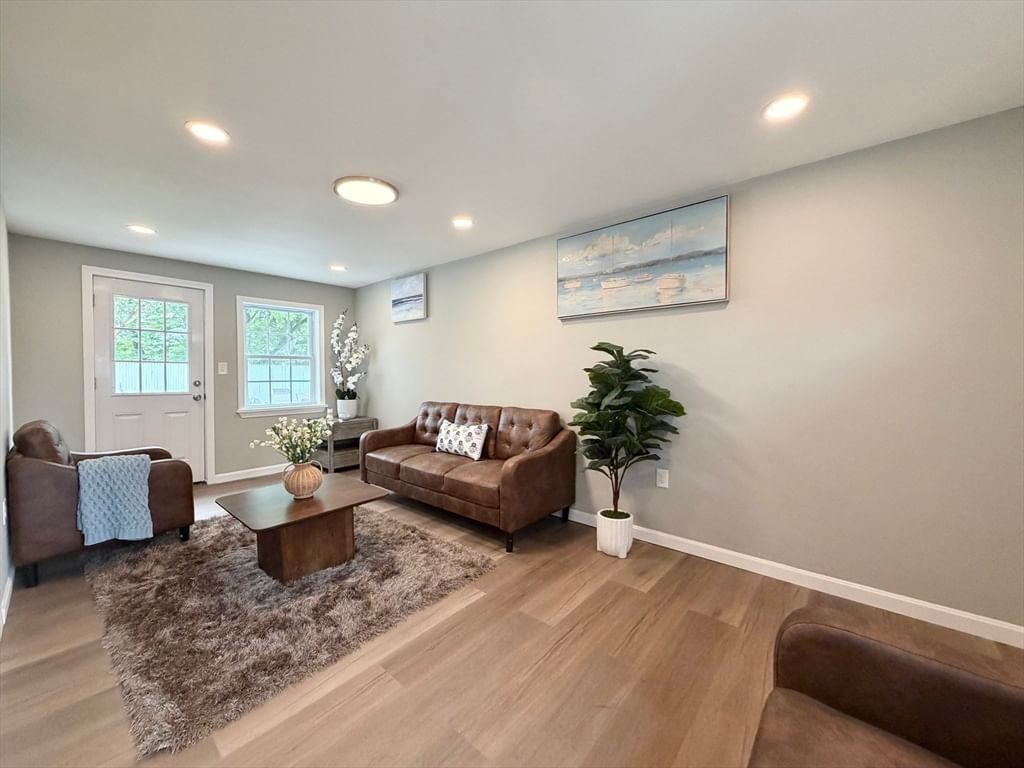 87 Vezina Ave Leominster — Photo 5 of 38