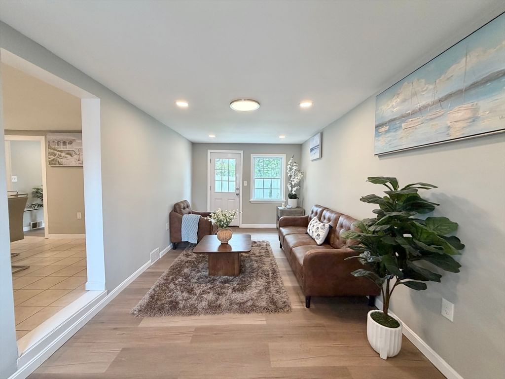 87 Vezina Ave Leominster — Photo 6 of 38