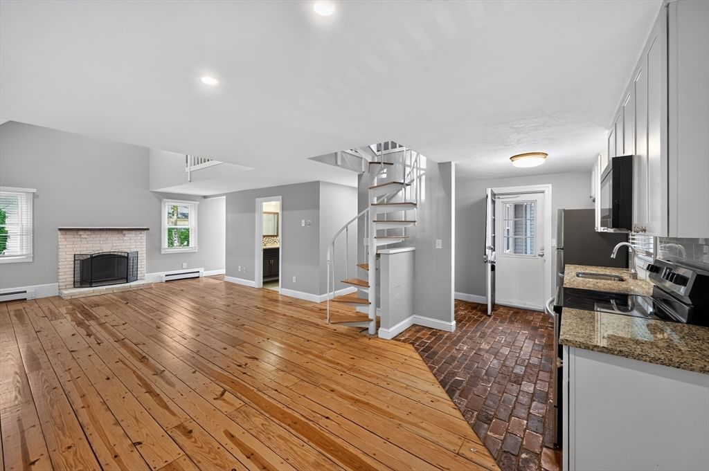 12 State Rd #2E Plymouth — Photo 4 of 42