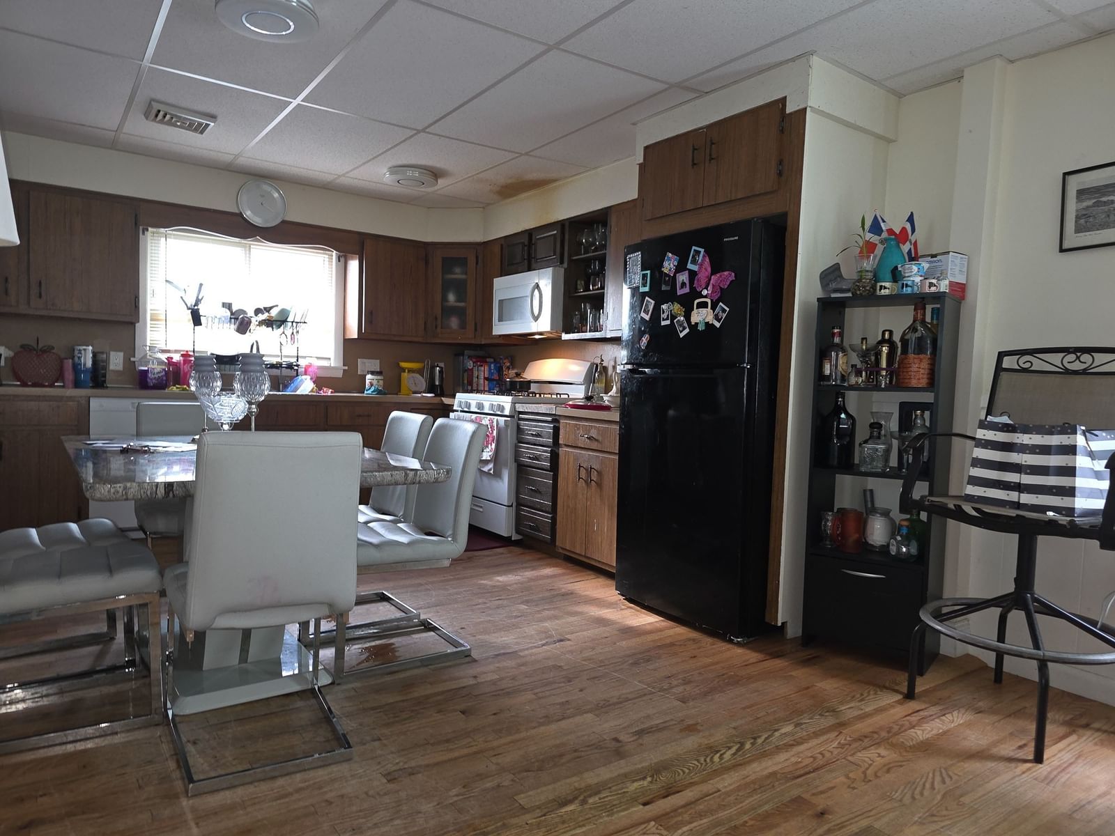 213-215 Burrill St Swampscott — Photo 8 of 13