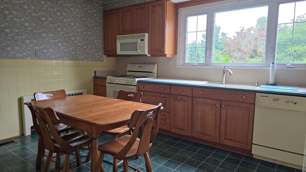 21 Arbutus Road Worcester — Photo 12 of 36