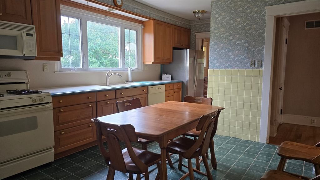 21 Arbutus Road Worcester — Photo 13 of 36