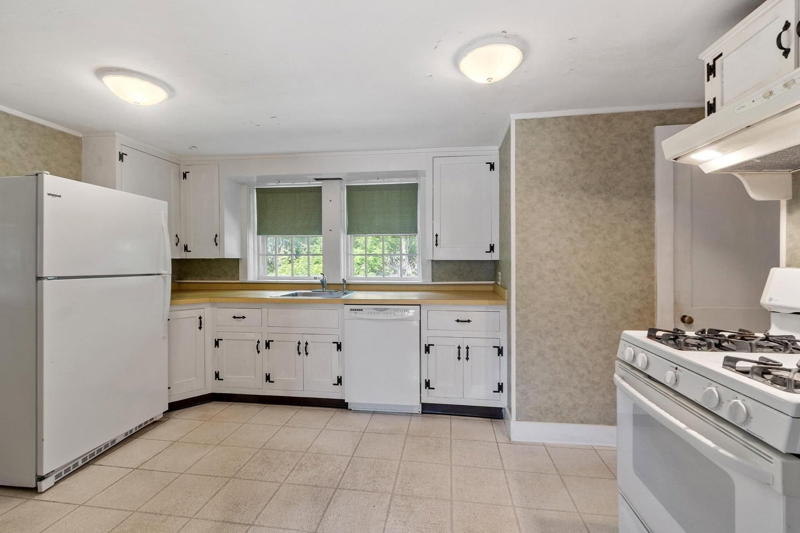 185 Main St Chelmsford — Photo 11 of 36