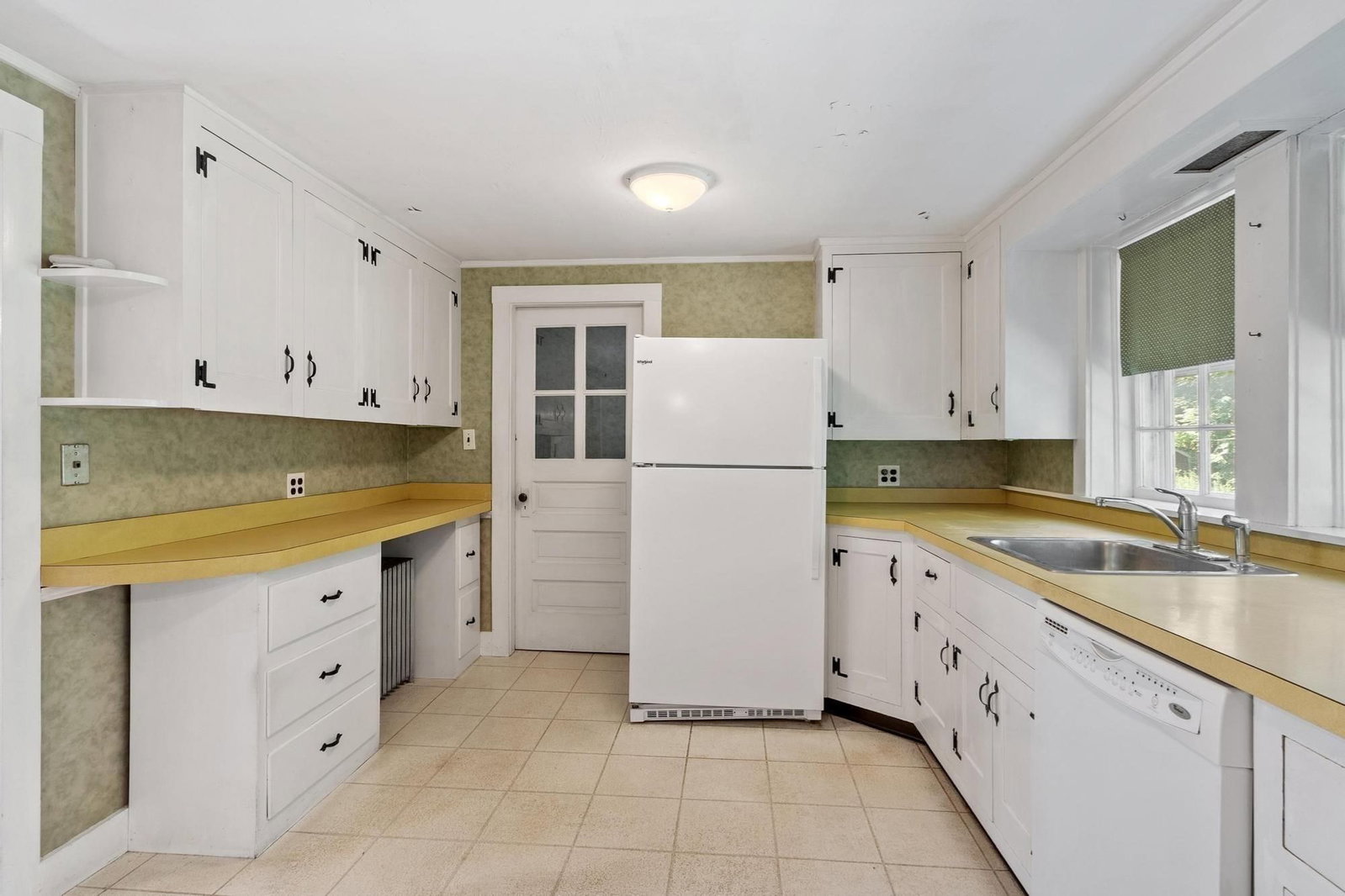 185 Main St Chelmsford — Photo 13 of 36