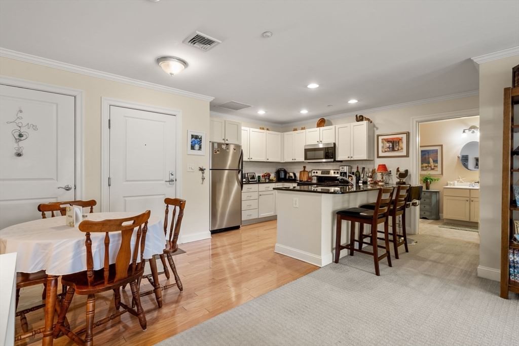 8 Crowninshield St #212 Peabody — Photo 11 of 23