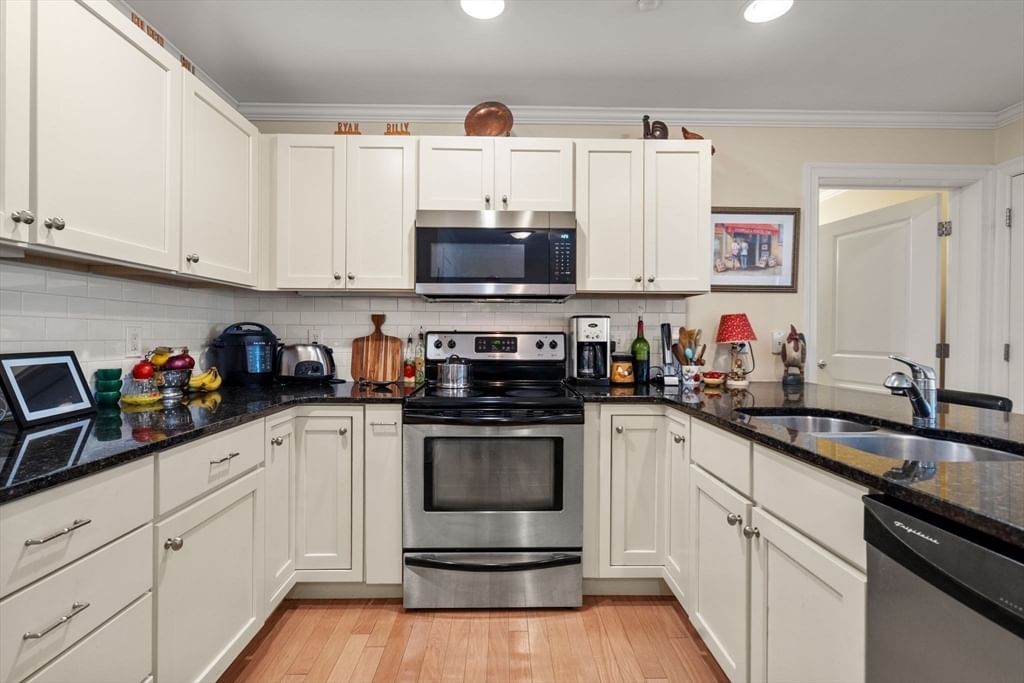 8 Crowninshield St #212 Peabody — Photo 6 of 23