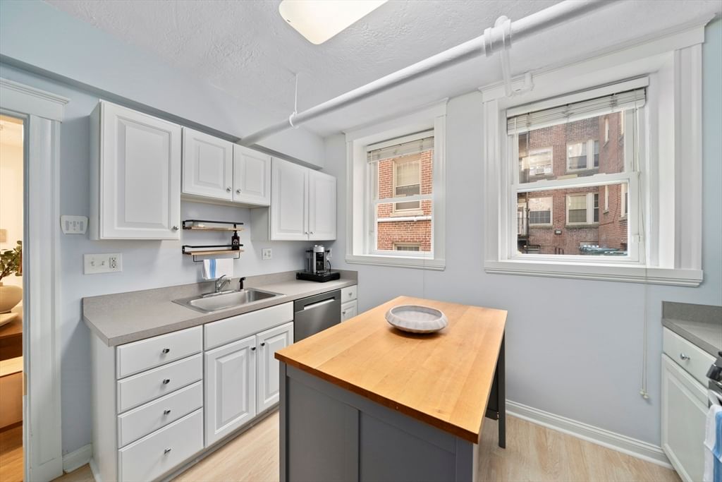 12 James Street #B Brookline — Photo 7 of 42