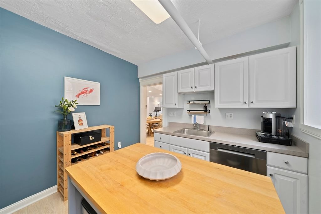 12 James Street #B Brookline — Photo 8 of 42