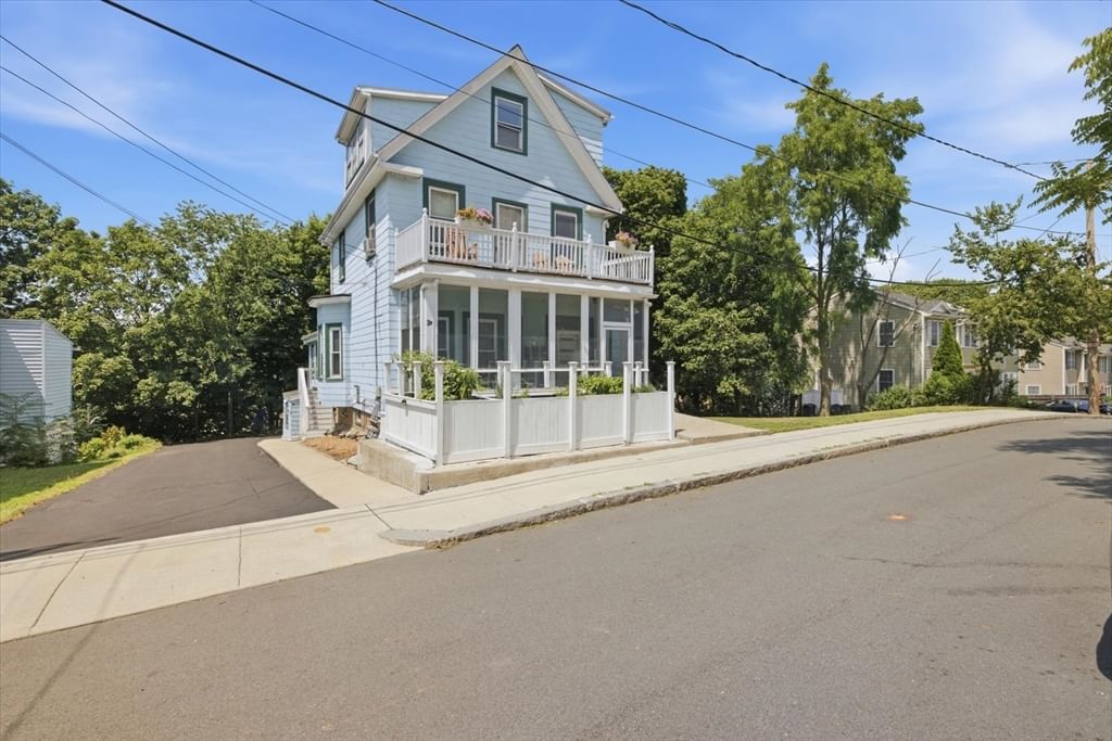 104 Granville Ave Malden — Photo 3 of 41