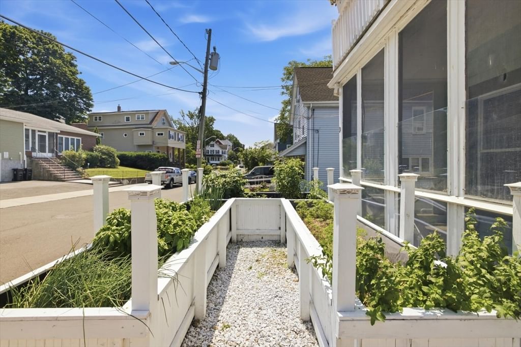 104 Granville Ave Malden — Photo 4 of 41