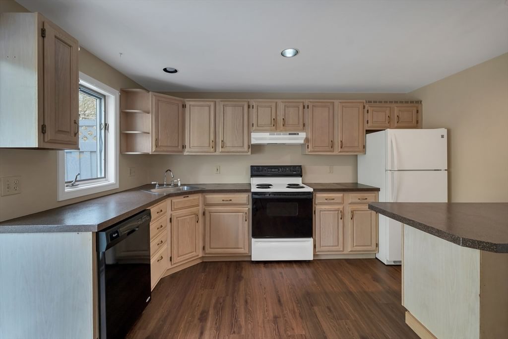 69 Birch Glen Dr #12, Bennington, NH 03442 photo 2