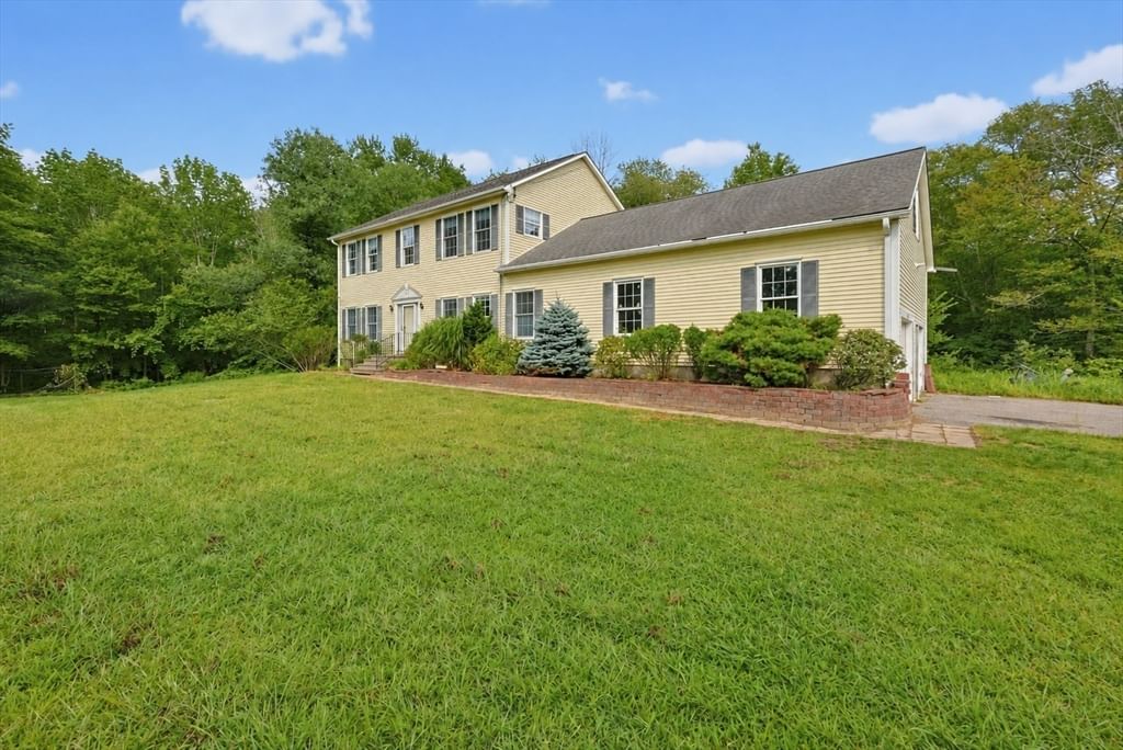 30 Pearl St, Upton, MA 01568 photo 5