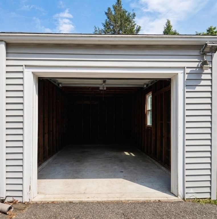 24 Hillside Avenue Holbrook — Photo 40 of 42