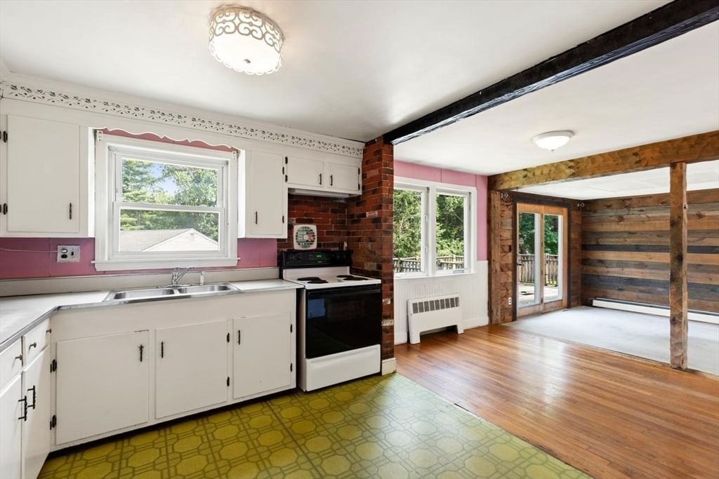 24 Hillside Avenue Holbrook — Photo 9 of 42