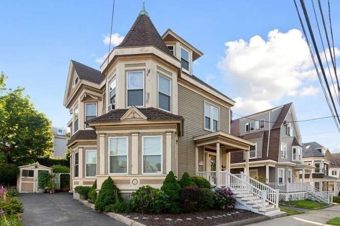 Property at 52 Eastern Ave, Lynn, MA 01902
