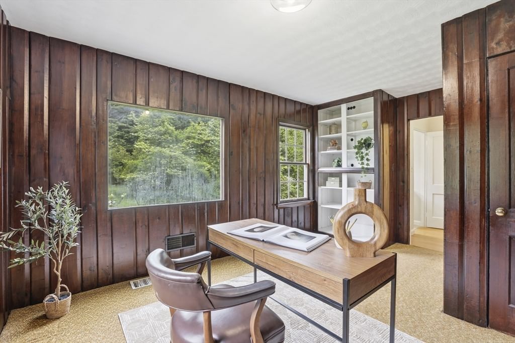106 Concord Rd Bedford — Photo 14 of 38