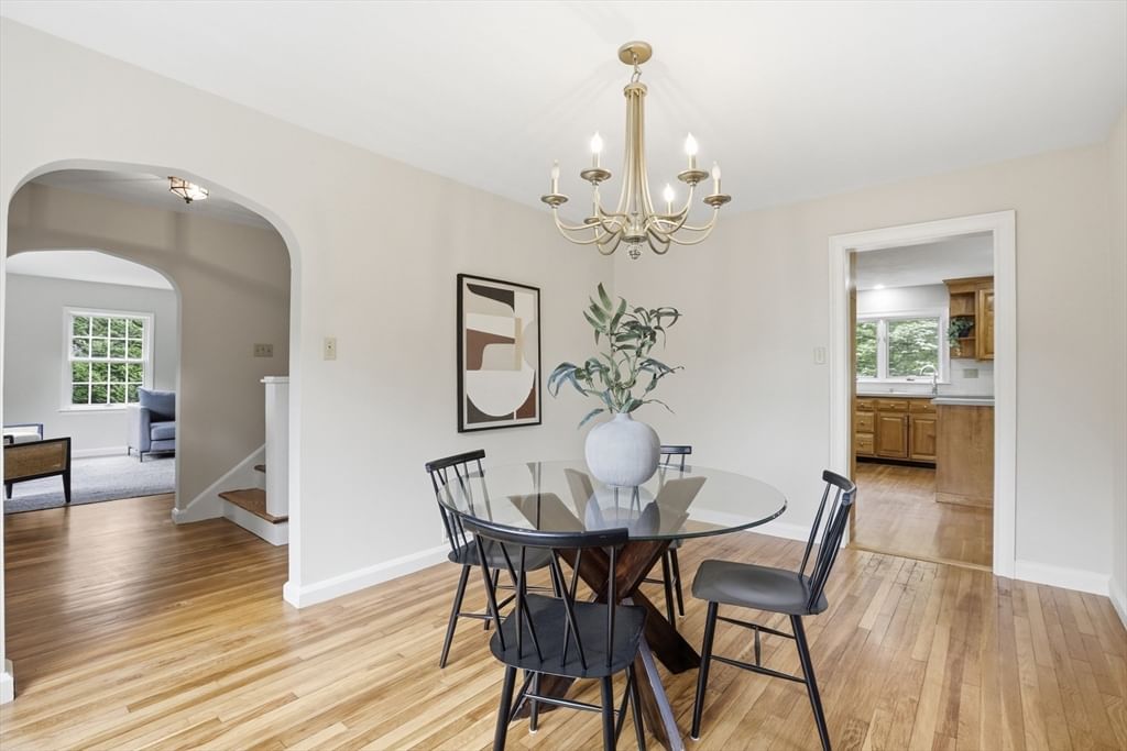 106 Concord Rd Bedford — Photo 9 of 38