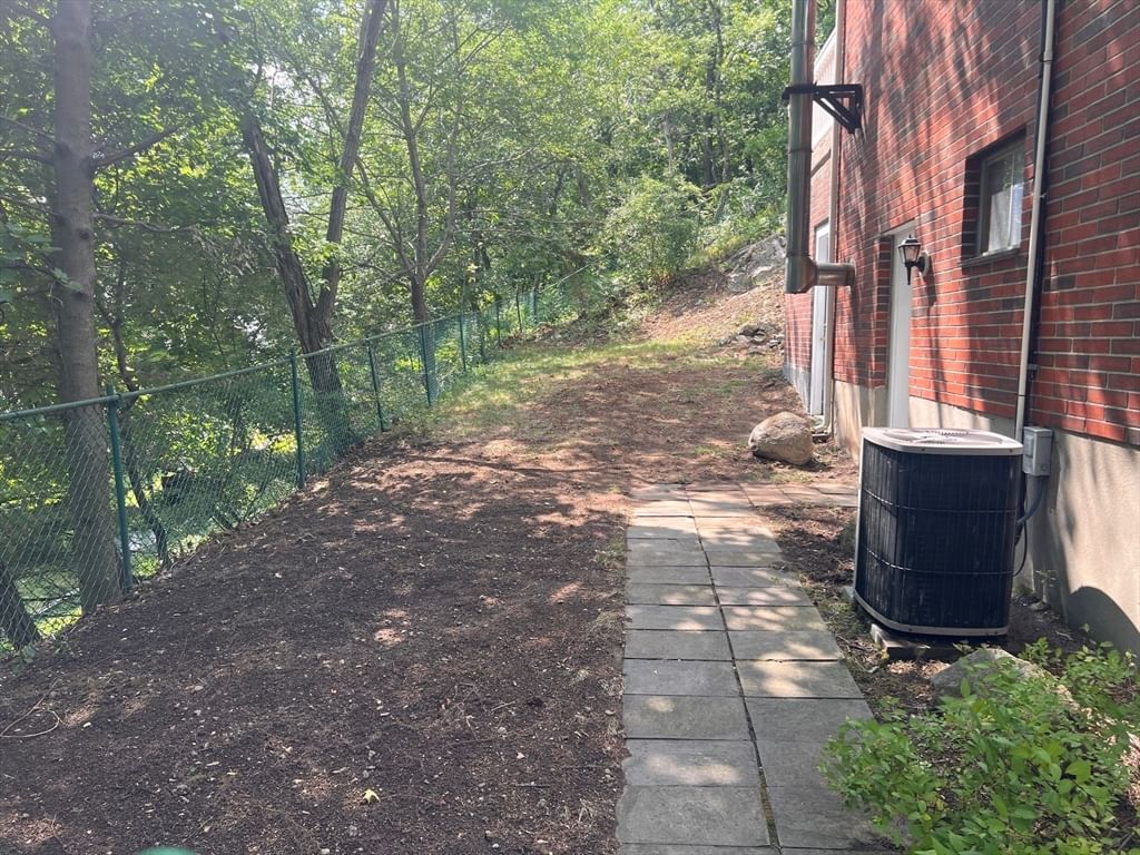 15 Oak Road Waltham — Photo 3 of 34