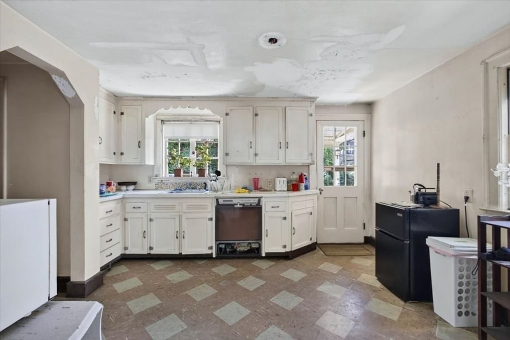 25 Leland Rd Brookline — Photo 4 of 32