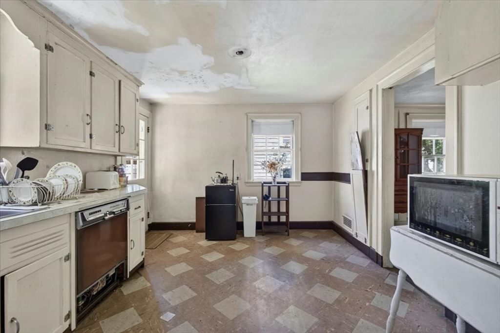 25 Leland Rd Brookline — Photo 5 of 32