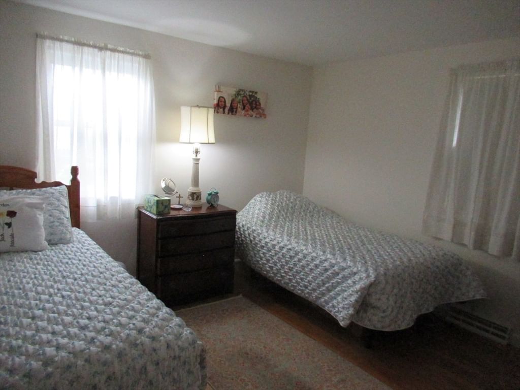39 Phyllis Dr Yarmouth — Photo 16 of 28