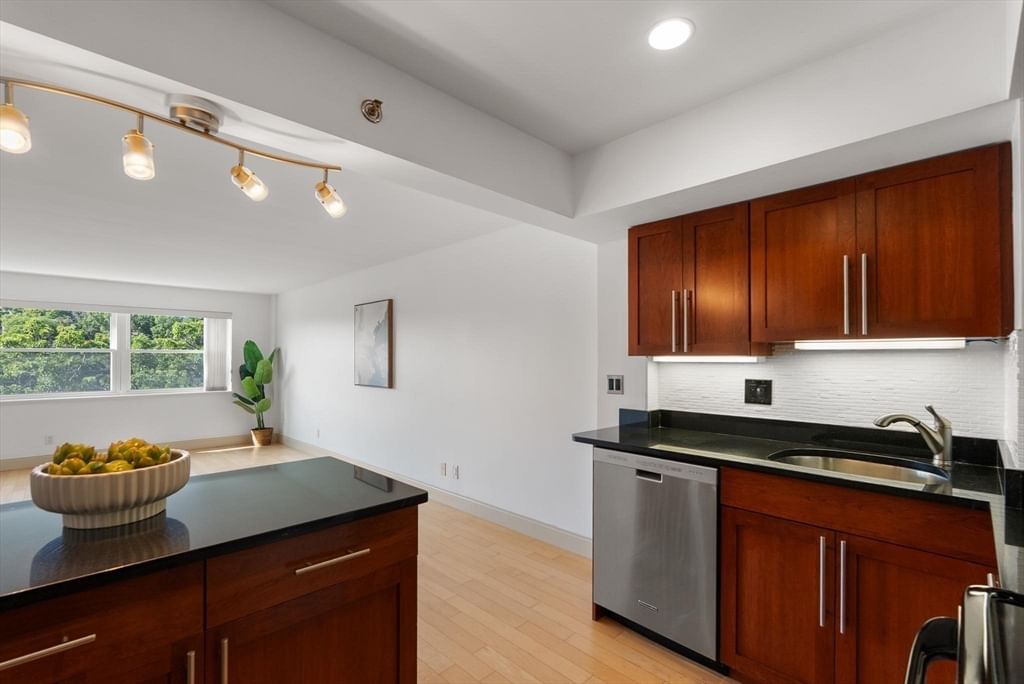 1600 Beacon St #902 Brookline — Photo 6 of 23