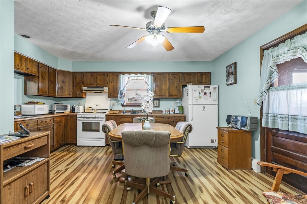 378 Haverhill St, Lawrence, MA 01840 photo 2