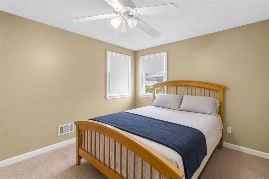 748 Warren Ave Swansea — Photo 16 of 24
