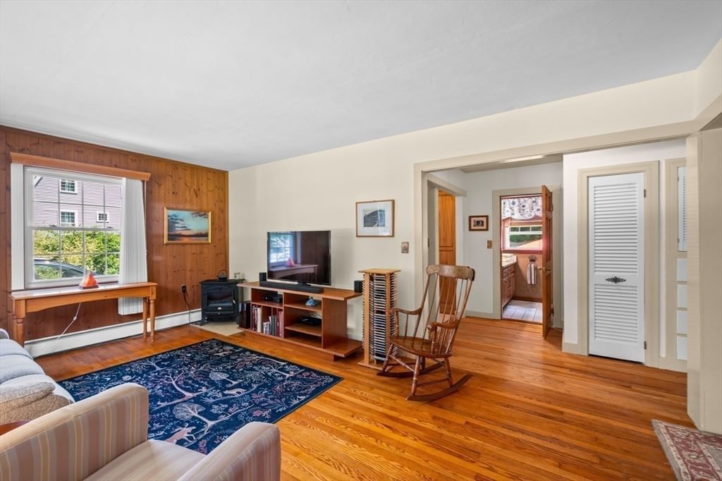 19 Middle Rd Amesbury — Photo 16 of 42