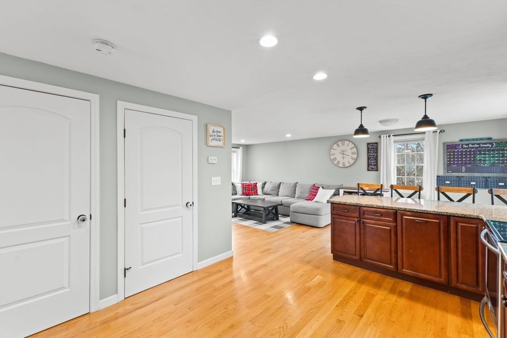33 Trask Rd Plymouth — Photo 7 of 40