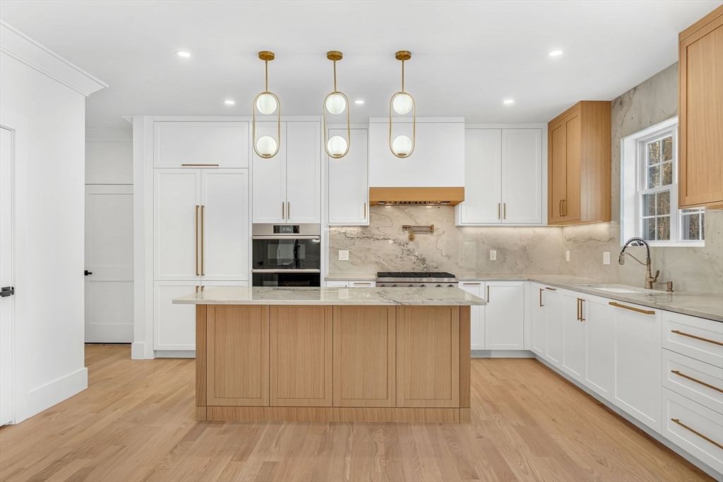 39 Sanders Lane Bolton — Photo 3 of 26
