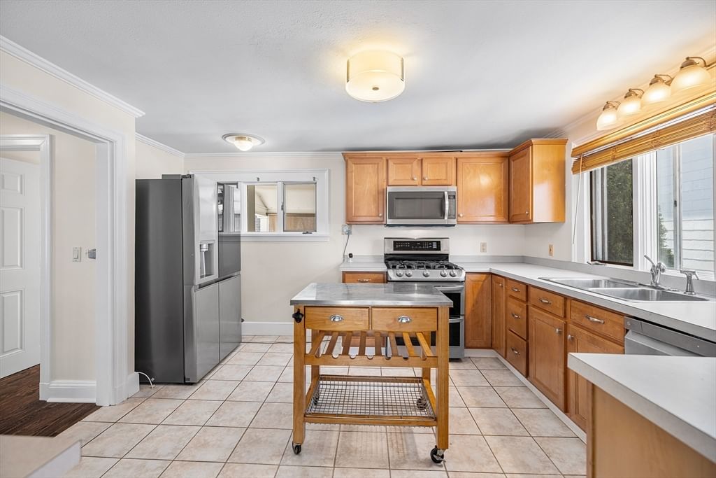 43 Dolphin Ave Winthrop — Photo 12 of 37