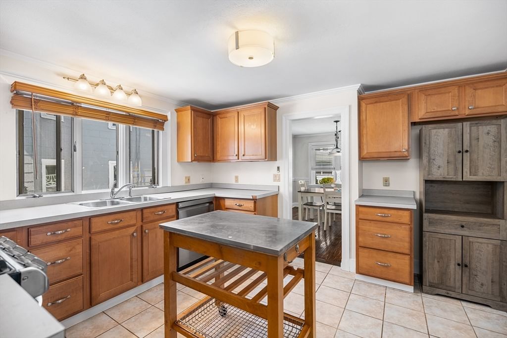 43 Dolphin Ave Winthrop — Photo 14 of 37
