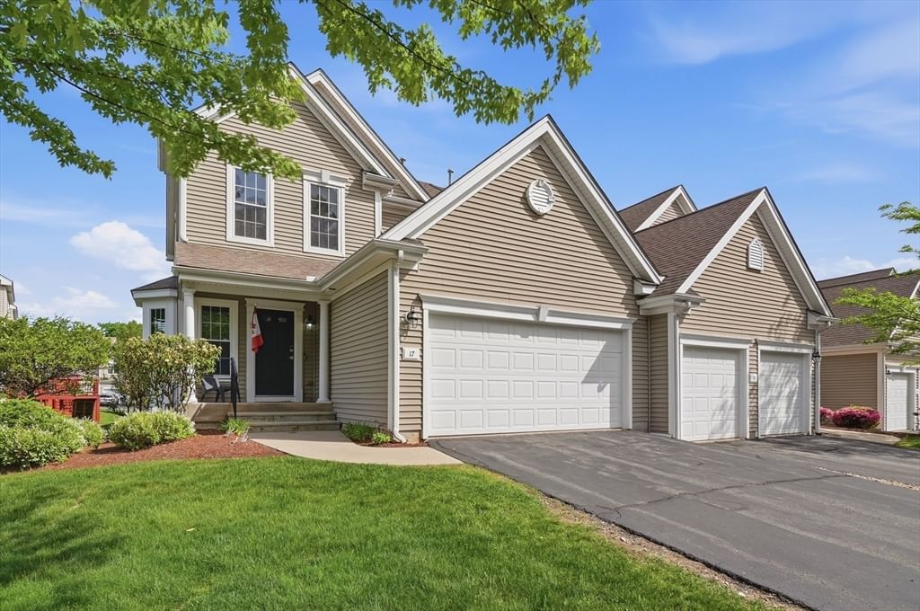 Property at 17 Tulip Circle #17, Grafton, MA 01560