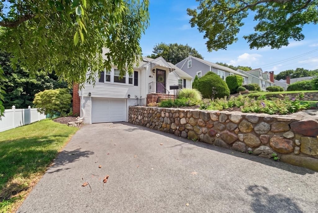 3 Linden Ave Salem — Photo 3 of 42