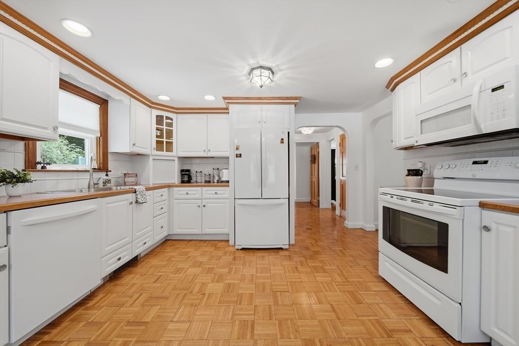 3 Linden Ave Salem — Photo 7 of 42