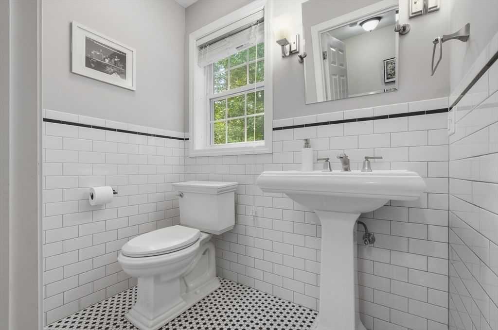 8 Chessman Rd, Mansfield, MA 02048 photo 5