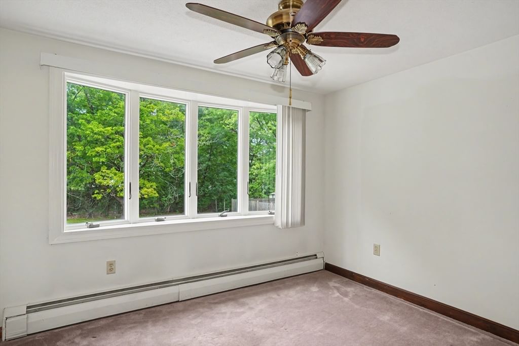 9 Eugene Rd Burlington — Photo 8 of 33