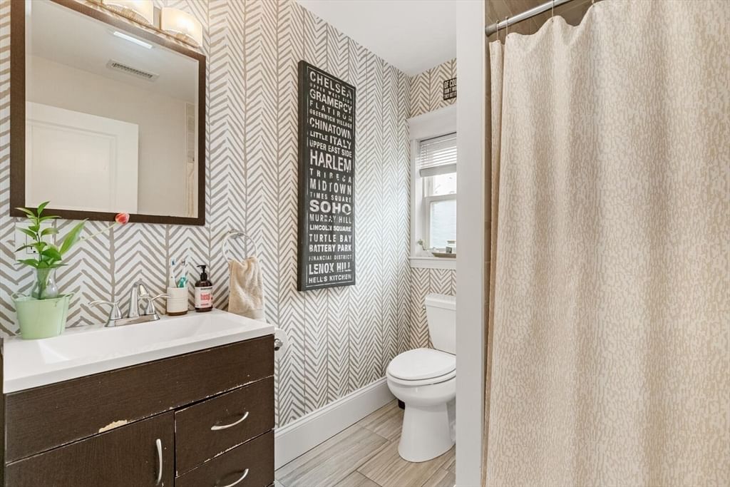 3 N Munroe Ter Boston — Photo 16 of 35