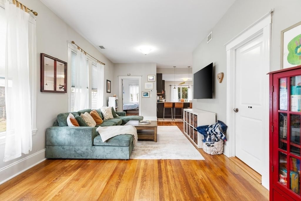 3 N Munroe Ter Boston — Photo 7 of 35