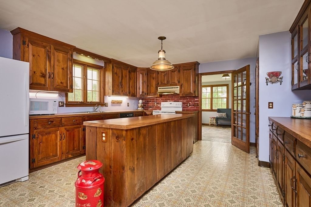 34 Plain Rd East Deerfield — Photo 16 of 38
