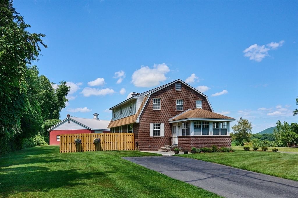 34 Plain Rd East Deerfield — Photo 2 of 38